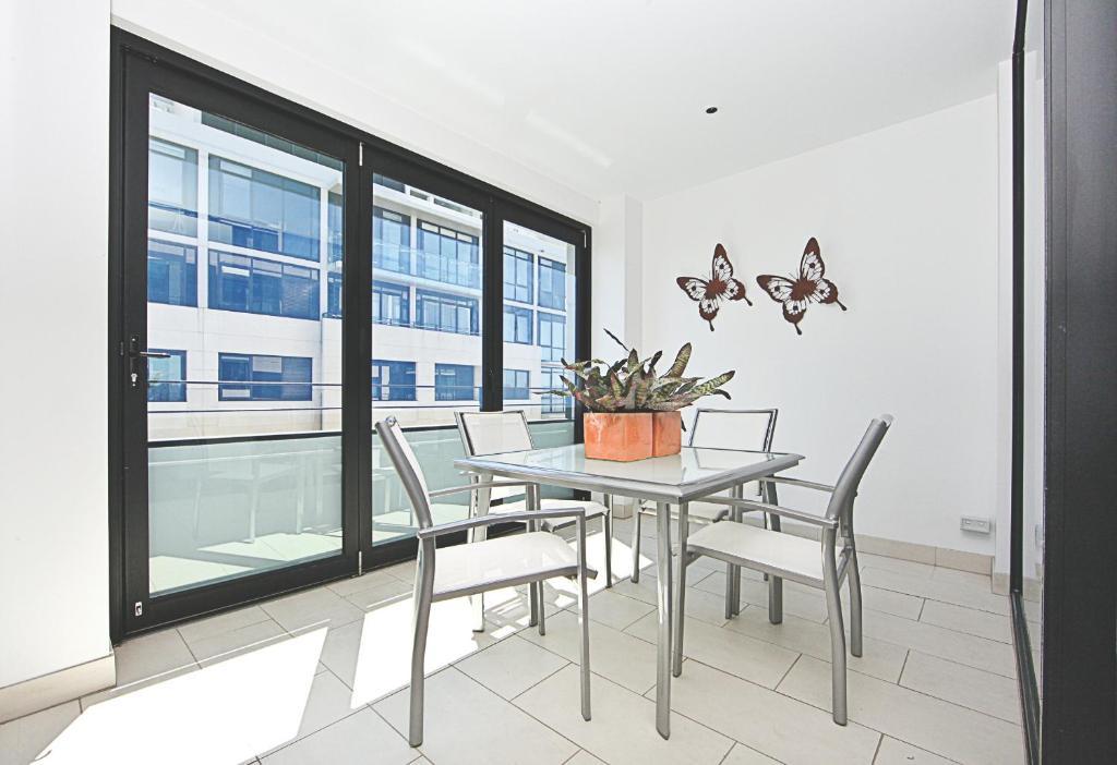 Lj Hooker Manuka Prestige 5* Canberra