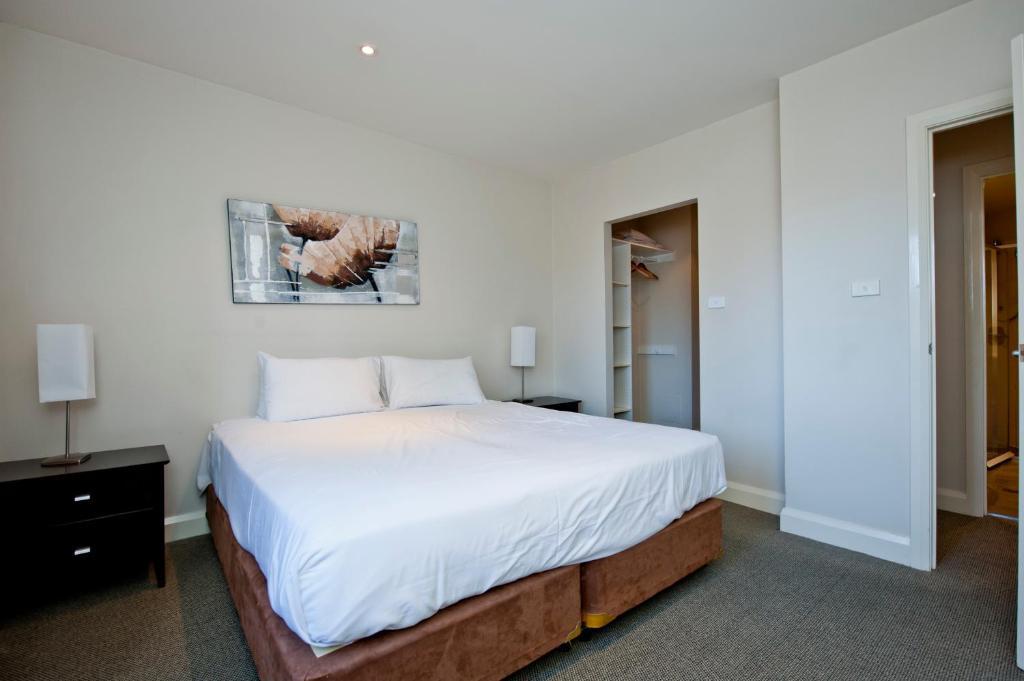 Lj Hooker Manuka Prestige Aparthotel