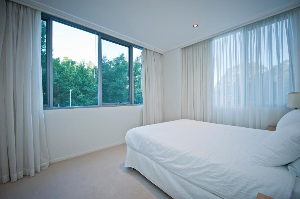 Lj Hooker Manuka Prestige 5* Canberra