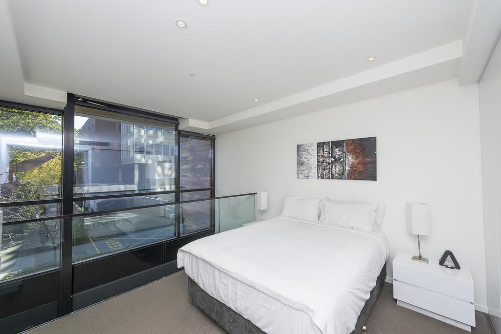 Lj Hooker Manuka Prestige 5*