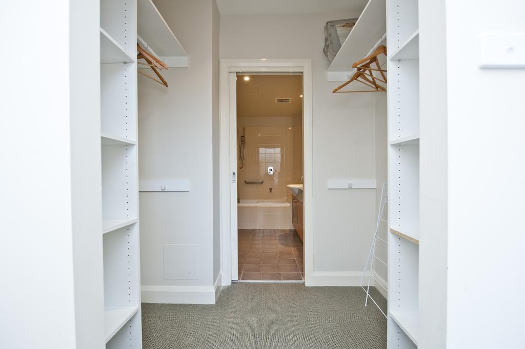 Lj Hooker Manuka Prestige Aparthotel 5*