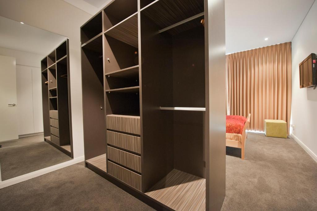 Lj Hooker Manuka Prestige Aparthotel 5*